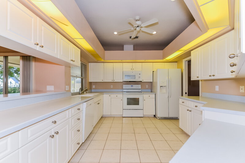 2,770/Mo, 4608 Masefield Pl Sarasota, FL 34241 Kitchen View