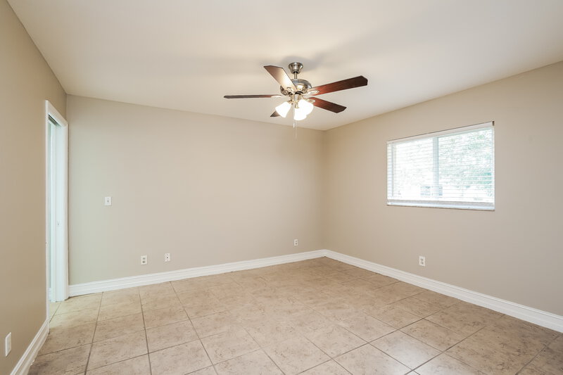 3,000/Mo, 402 SE 18th St Cape Coral, FL 33990 Main Bedroom View 2