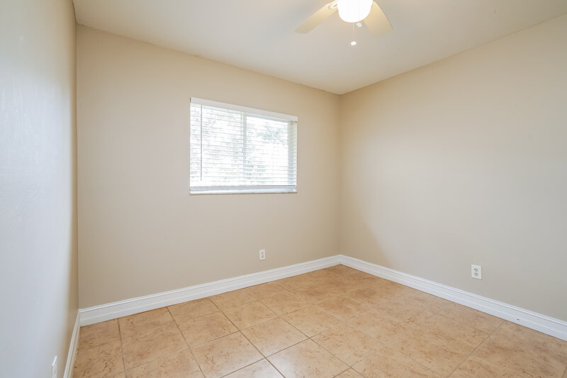 3,000/Mo, 402 SE 18th St Cape Coral, FL 33990 Bedroom View