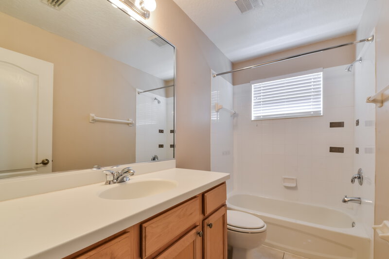 2,610/Mo, 5746 French Creek Ct Ellenton, FL 34222 Bathroom View