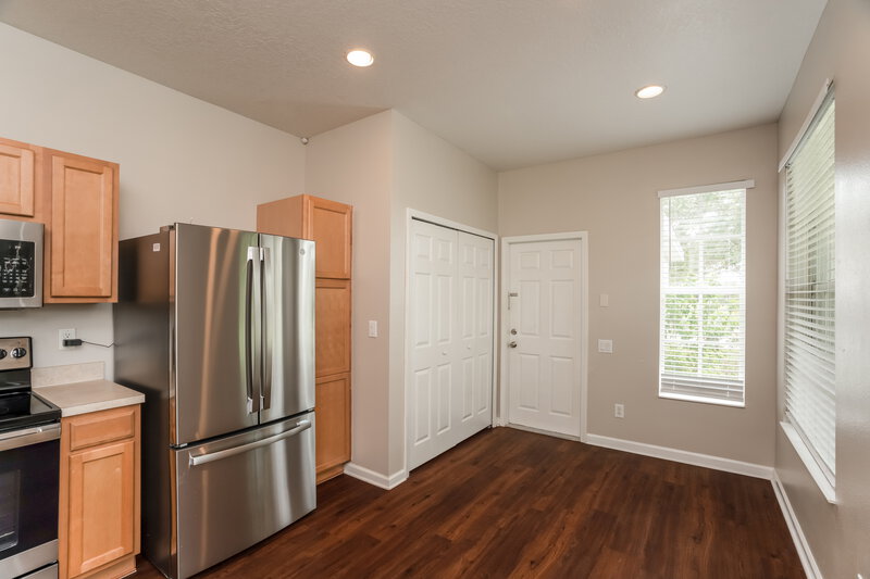 2,065/Mo, 9781 50th Street Cir E Parrish, FL 34219 Kitchen View 2