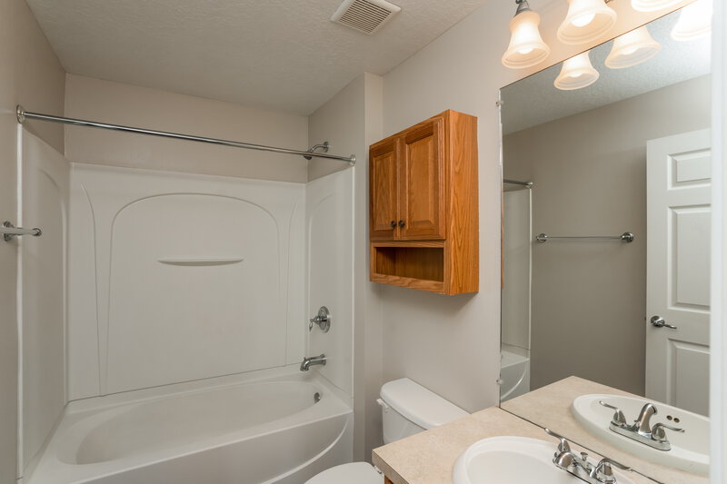 2,065/Mo, 9781 50th Street Cir E Parrish, FL 34219 Bathroom View