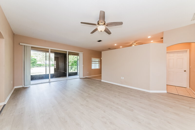 2,325/Mo, 3027 58th Ter E Bradenton, FL 34203 Living Room View 2