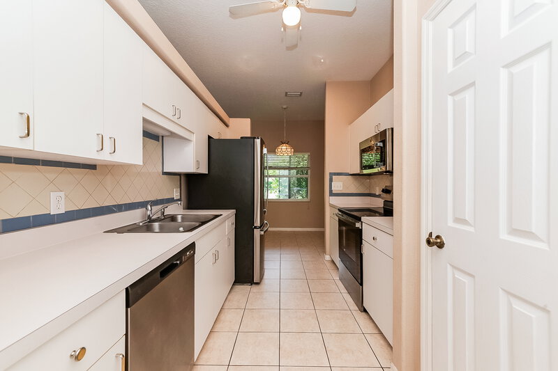 2,325/Mo, 3027 58th Ter E Bradenton, FL 34203 Kitchen View 2