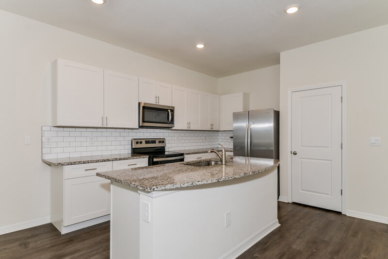 2,295/Mo, 3038 Intrepid Ave Sarasota, FL 34232 Kitchen View