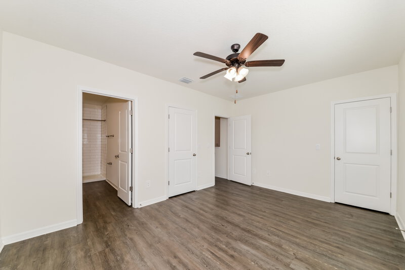 2,295/Mo, 3038 Intrepid Ave Sarasota, FL 34232 Main Bedroom View 2