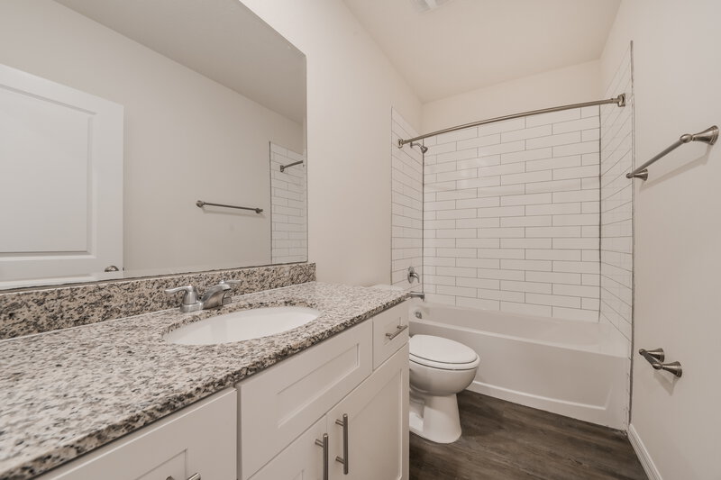 2,295/Mo, 5033 Wings Way Sarasota, FL 34232 Bathroom View