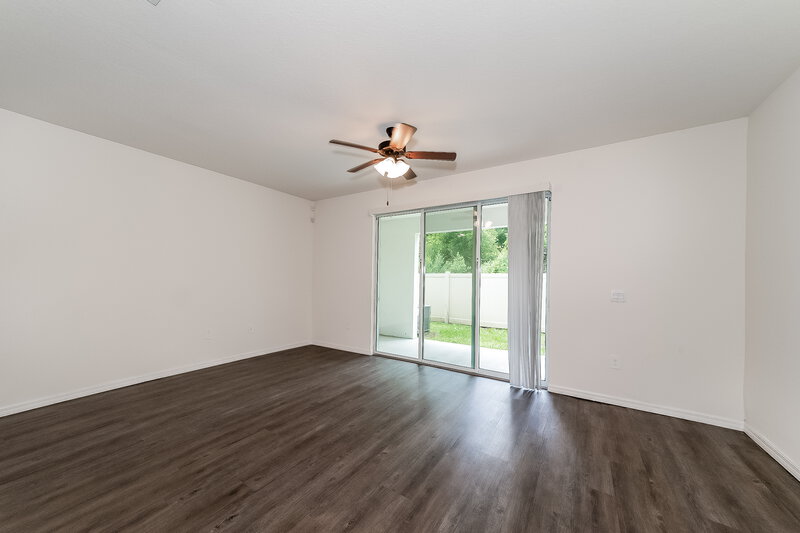2,700/Mo, 5029 Wings Way Sarasota, FL 34232 Living Room View 2