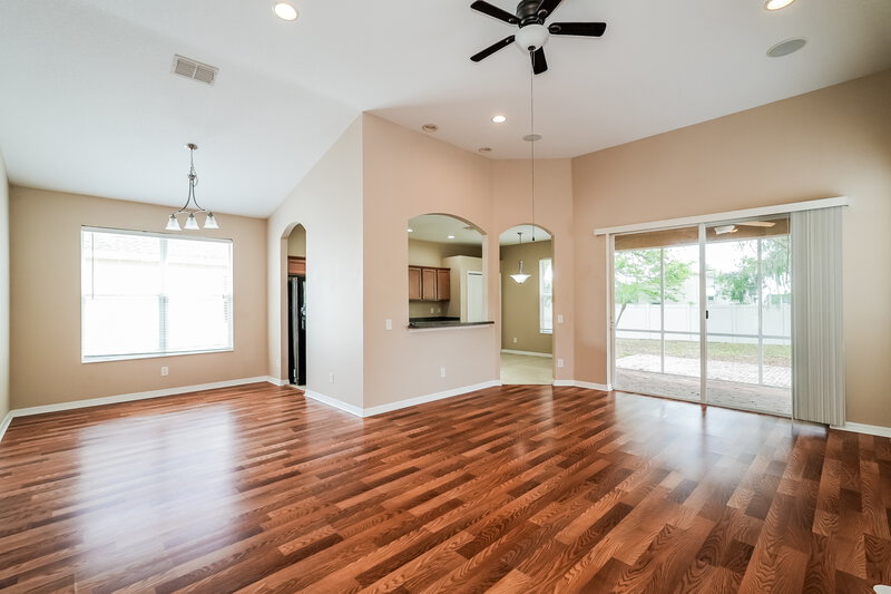 2,520/Mo, 3523 101st Ave E Parrish, FL 34219 Living Room View 2