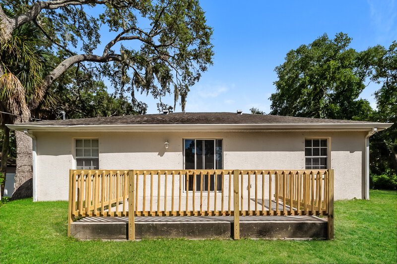 2,050/Mo, 440 Wisteria Rd Venice, FL 34293 Rear View