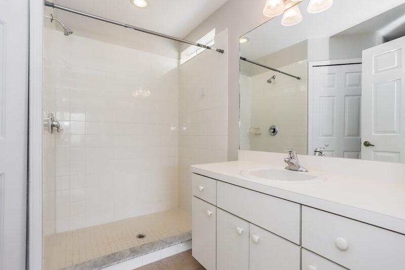 2,195/Mo, 4150 Day Bridge Pl Ellenton, FL 34222 Main Bathroom View
