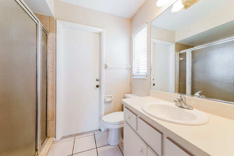 1,785/Mo, 330 Southland Rd Venice, FL 34293 Main Bathroom View