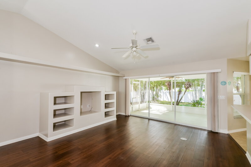 2,255/Mo, 6002 60th St E Palmetto, FL 34221 Living Room View