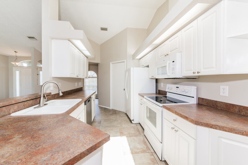 3,140/Mo, 6603 67th St E Palmetto, FL 34221 Kitchen View