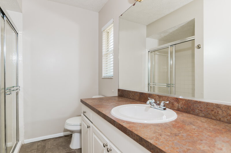 3,140/Mo, 6603 67th St E Palmetto, FL 34221 Main Bathroom View