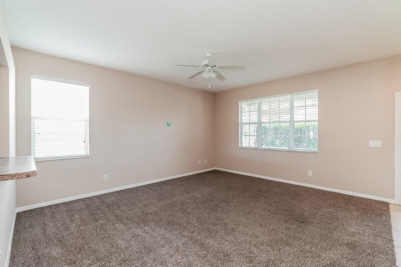 2,245/Mo, 6718 Rock Bridge Ln Ellenton, FL 34222 Living Room View 2