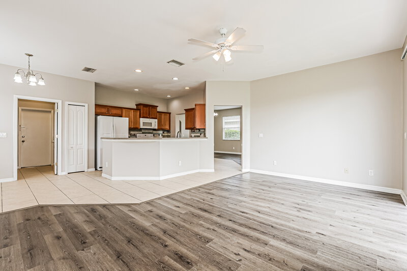 2,465/Mo, 5911 Willows Bridge Loop Ellenton, FL 34222 Living Room View 3