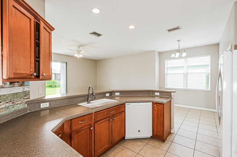 2,465/Mo, 5911 Willows Bridge Loop Ellenton, FL 34222 Kitchen View 2