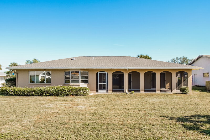 2,295/Mo, 4542 Charing Cross Rd Sarasota, FL 34241 Rear View