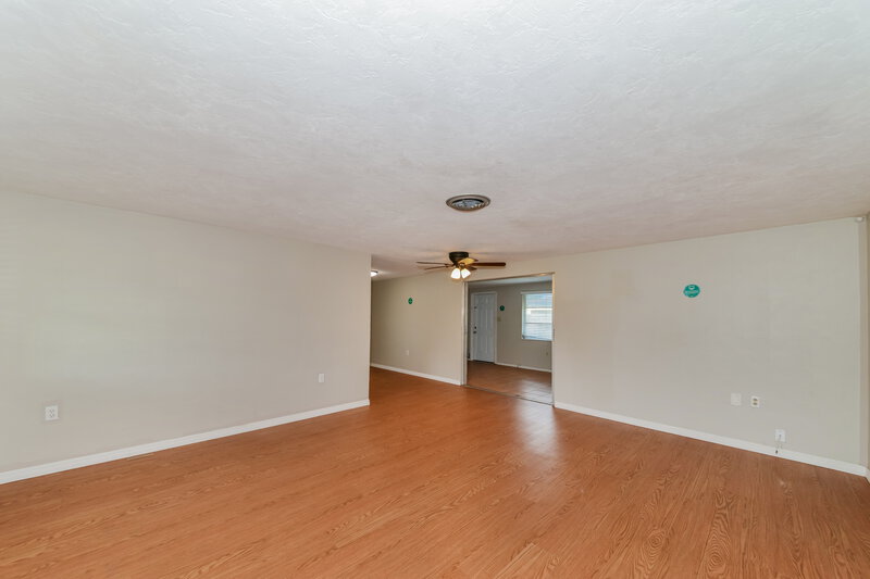 2,410/Mo, 3060 Goldenrod St Sarasota, FL 34239 Living Room View