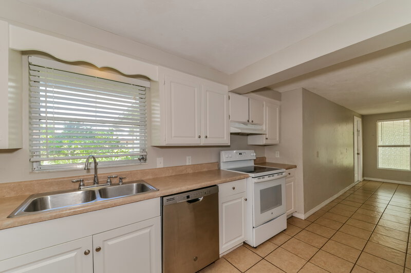 2,410/Mo, 3060 Goldenrod St Sarasota, FL 34239 Breakfast Nook View