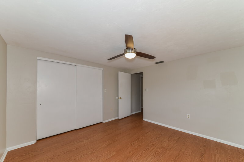 2,410/Mo, 3060 Goldenrod St Sarasota, FL 34239 Main Bedroom View 2