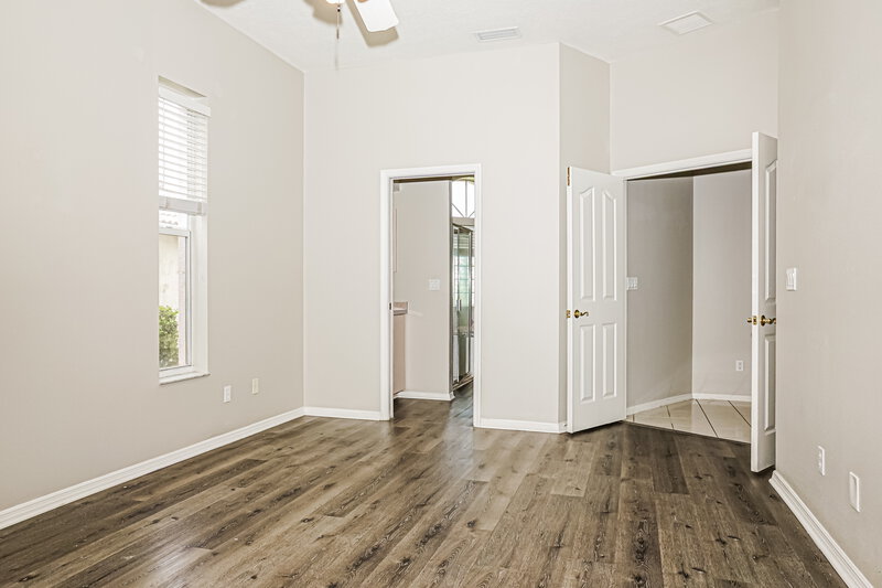 2,355/Mo, 3712 72nd Avenue Cir E Sarasota, FL 34243 Main Bedroom View 2