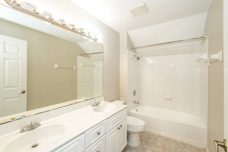 2,915/Mo, 7209 48th Ave E Palmetto, FL 34221 Bathroom View