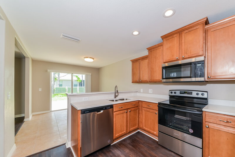 2,895/Mo, 11711 Tempest Harbor Loop Venice, FL 34292 Kitchen View