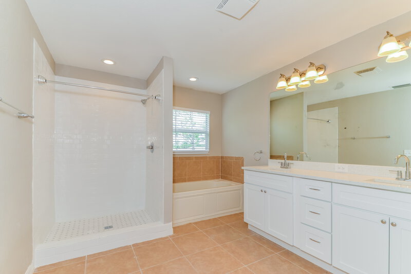 2,895/Mo, 11711 Tempest Harbor Loop Venice, FL 34292 Main Bathroom View