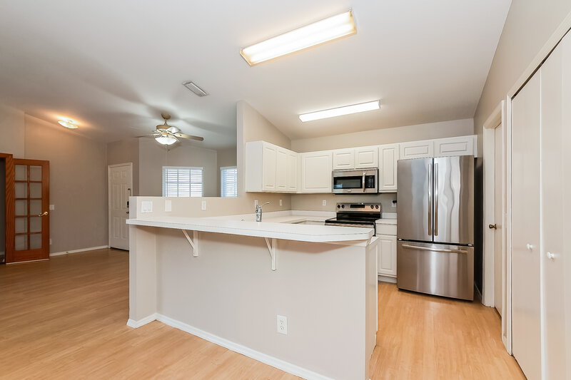 2,000/Mo, 320 116th St E Bradenton, FL 34212 Kitchen View