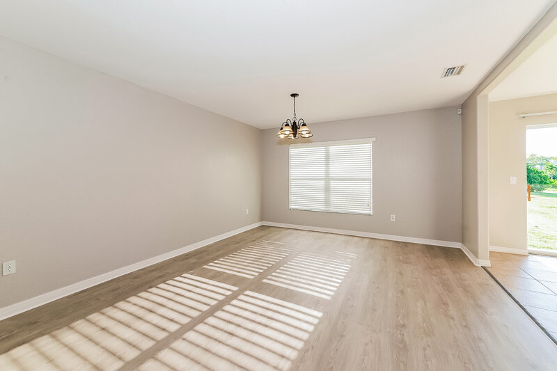 2,180/Mo, 7110 Chatum Light Run Bradenton, FL 34212 Living Room View 2