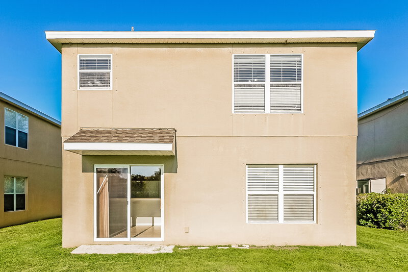 2,180/Mo, 7110 Chatum Light Run Bradenton, FL 34212 Rear View