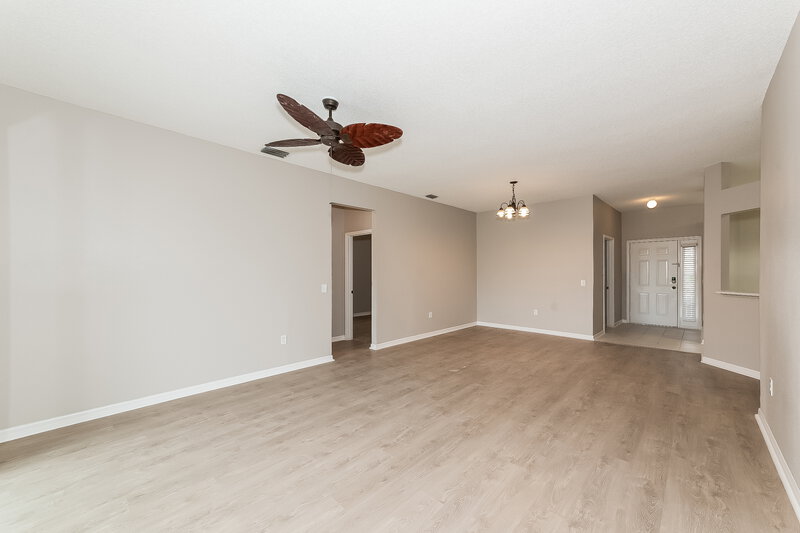 2,565/Mo, 944 Springwood Cir Bradenton, FL 34212 Living Room View
