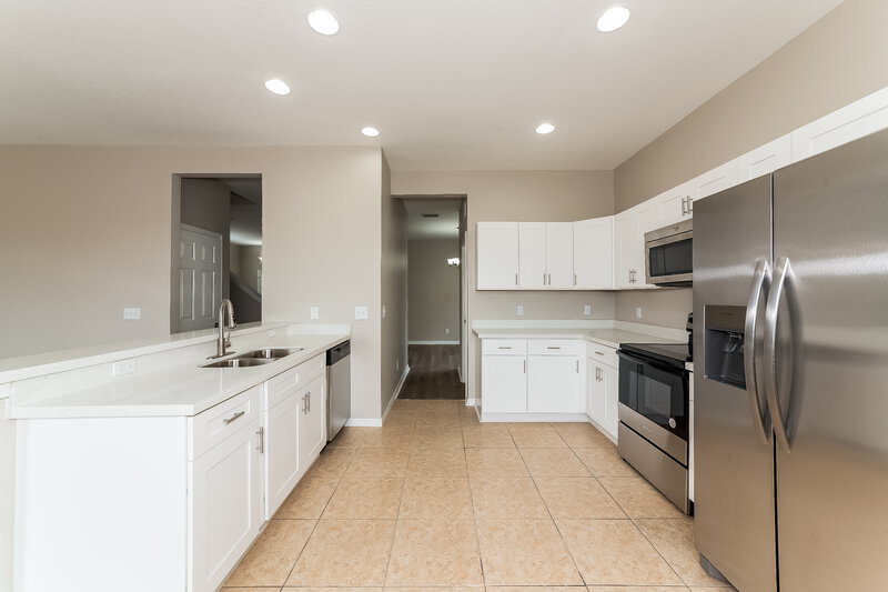 2,610/Mo, 14227 Gnatcatcher Ter Lakewood Ranch, FL 34202 Kitchen View
