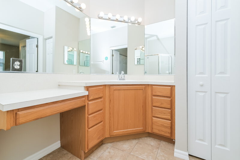 2,470/Mo, 1487 Millbrook Cir Bradenton, FL 34212 Main Bathroom View