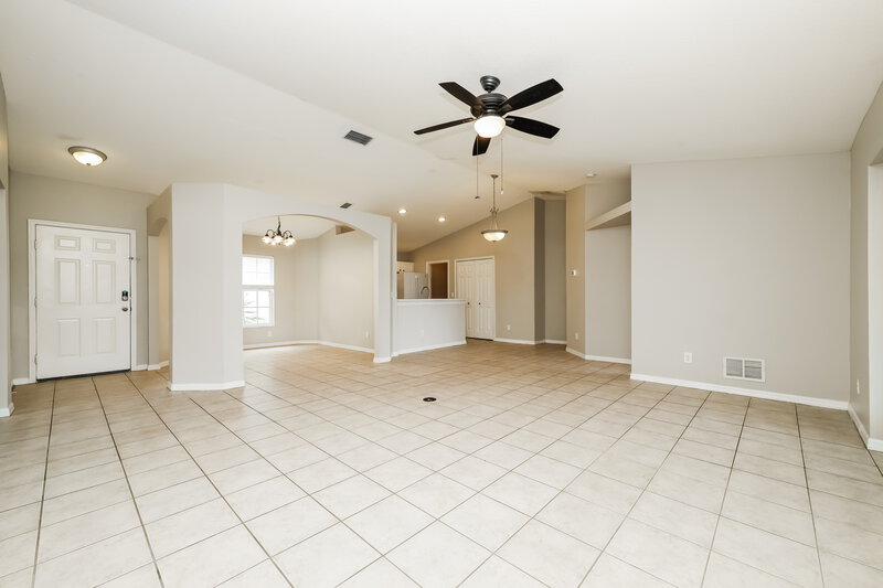 2,620/Mo, 4213 Berkeley Dr Parrish, FL 34219 Living Room View 2