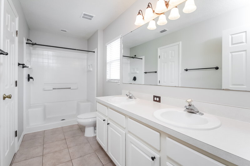 2,615/Mo, 4213 Berkeley Dr Parrish, FL 34219 Master Bathroom View