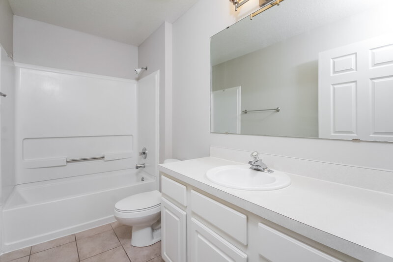 2,615/Mo, 4213 Berkeley Dr Parrish, FL 34219 Bathroom View