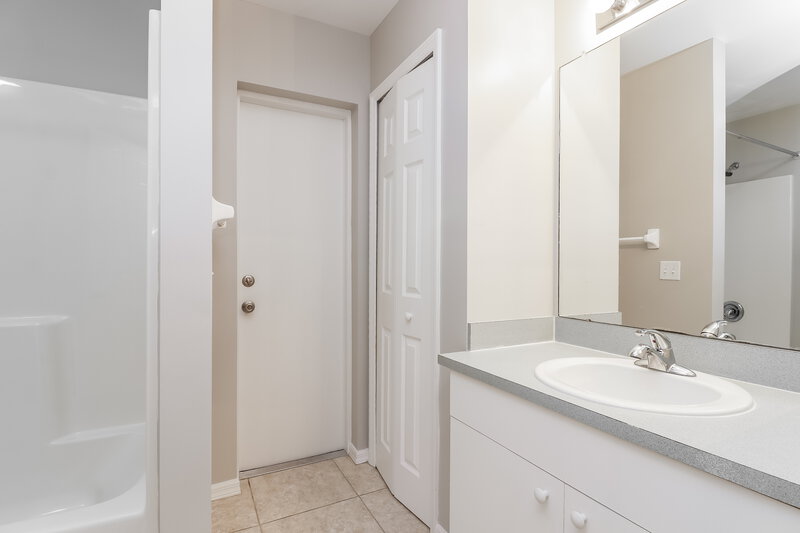 2,285/Mo, 2120 Topsy Ter North Port, FL 34286 Master Bathroom View