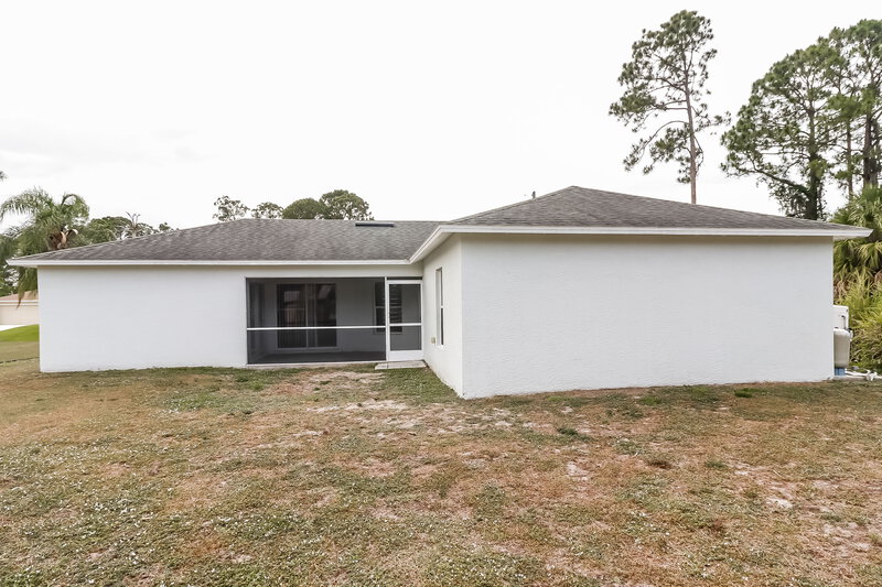 2,285/Mo, 2120 Topsy Ter North Port, FL 34286 Rear View