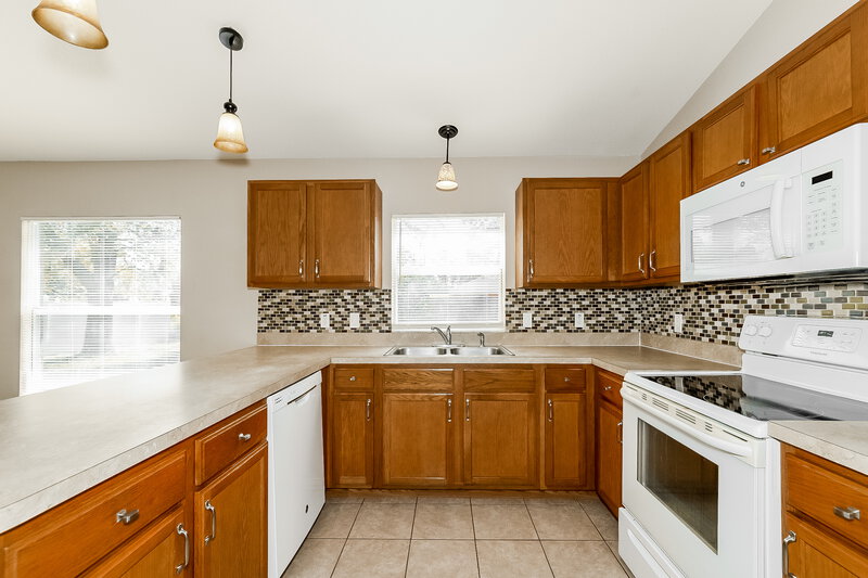 2,450/Mo, 2795 Yacolt Ave North Port, FL 34286 Kitchen View 2