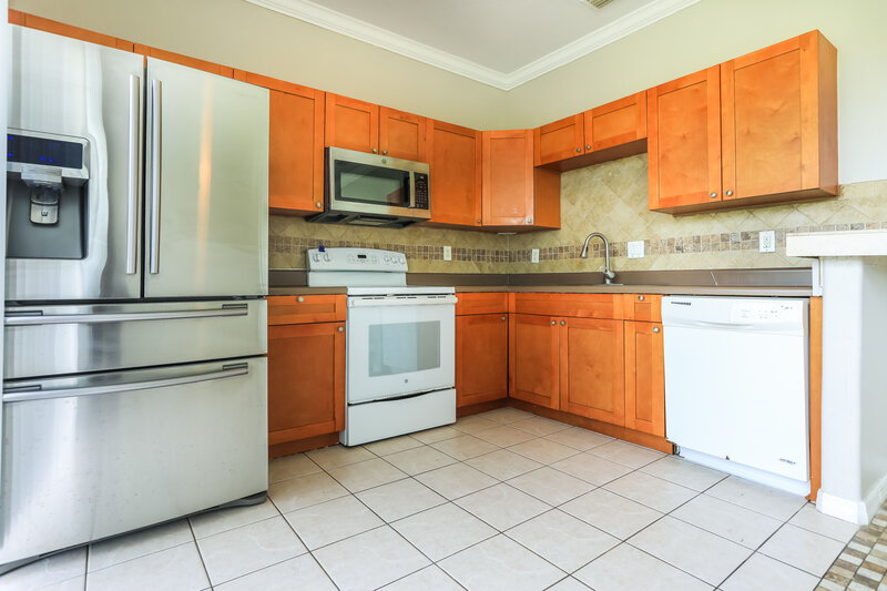 2,085/Mo, 2736 Saybrook Ave North Port, FL 34286 Kitchen View 2