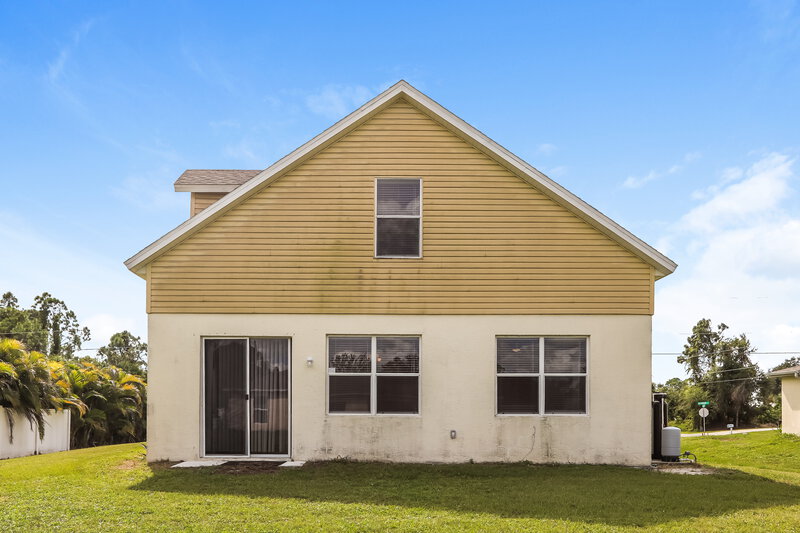 2,085/Mo, 2736 Saybrook Ave North Port, FL 34286 Rear View