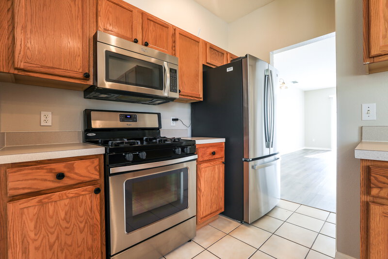 2,580/Mo, 12302 Mosswood Pl Lakewood Ranch, FL 34202 Kitchen View 2
