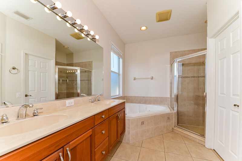 2,355/Mo, 12544 30th Street Cir E Parrish, FL 34219 Main Bathroom View