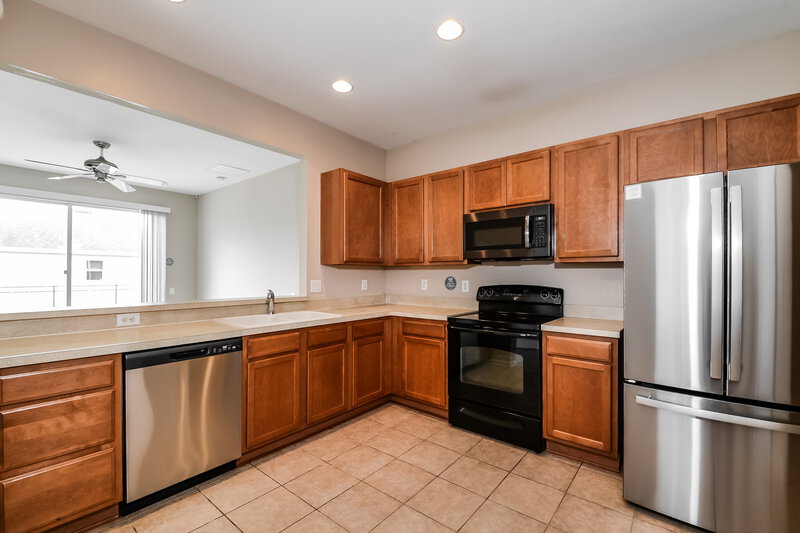 2,185/Mo, 9790 50th Street Cir E Parrish, FL 34219 Kitchen View