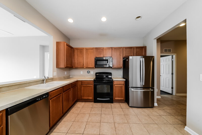 2,185/Mo, 9790 50th Street Cir E Parrish, FL 34219 Kitchen View 2