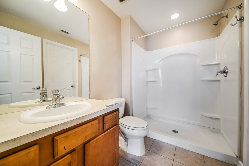 2,185/Mo, 9790 50th Street Cir E Parrish, FL 34219 Main Bathroom View