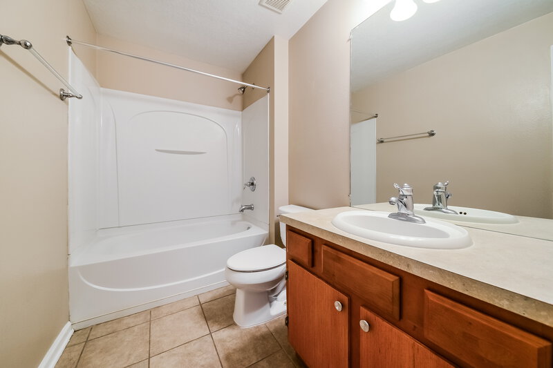 2,185/Mo, 9790 50th Street Cir E Parrish, FL 34219 Bathroom View